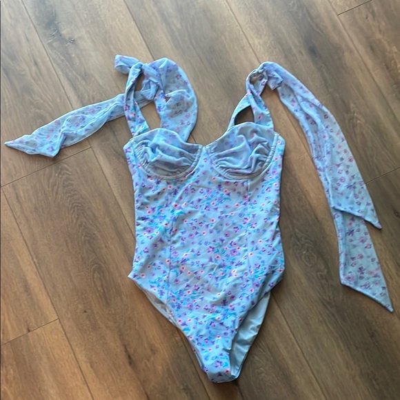 Beach Riot Dede One Piece Swimsuit - Picture 4 of 7